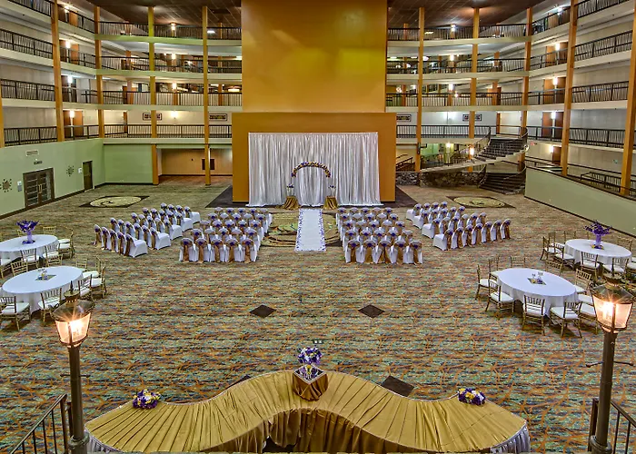 Romantic hotels Clarion & Suites Conference Center Memphis Airport