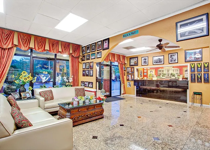 Days Inn By Wyndham At Graceland